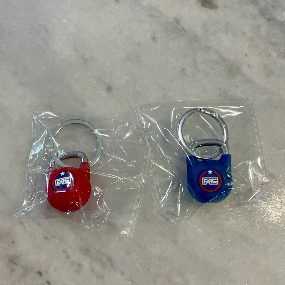 NEW F45 kettlebell keychains 2 pack Red+Blue - Picture 2 of 4